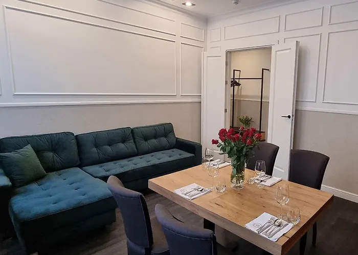 Ratuszova & Restaurant - Stary Rynek Old Market