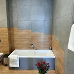 Apartment Stary Rynek Premium Apartments: Old Market Square Elegance *