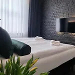 Apartment Stary Rynek Premium Apartments: Old Market Square Elegance *