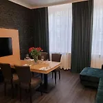 Stary Rynek Premium Apartments: Old Market Square Elegance * Poznan