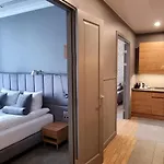 Stary Rynek Premium Apartments: Old Market Square Elegance