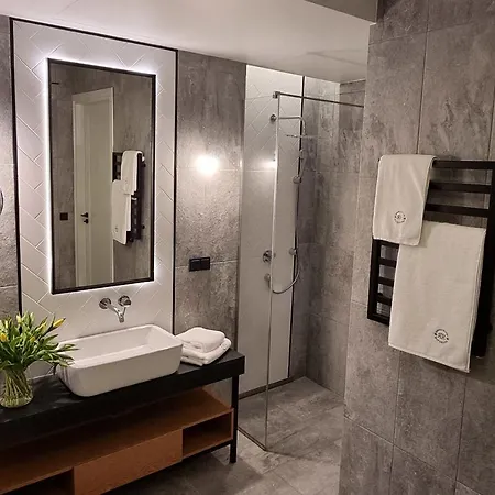 Stary Rynek Premium Apartments: Old Market Square Elegance *