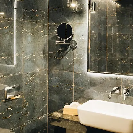 Ratuszova Stary Rynek Old Market Premium & Restaurant Ad 1954 דירה