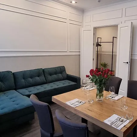 Ratuszova Stary Rynek Old Market Premium & Restaurant Ad 1954