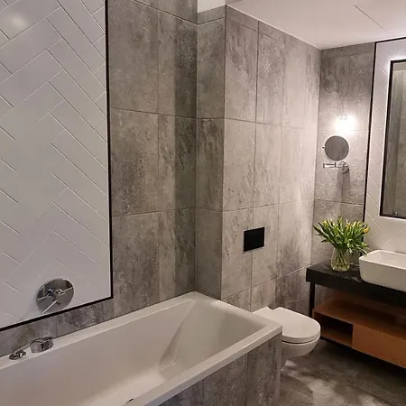 Ratuszova Stary Rynek Old Market Premium & Restaurant Ad 1954 פוזנן