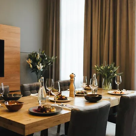 Ratuszova Stary Rynek Old Market Premium & Restaurant Ad 1954 דירה פוזנן