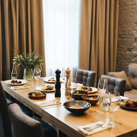 Ratuszova Stary Rynek Old Market Premium & Restaurant Ad 1954 דירה פוזנן