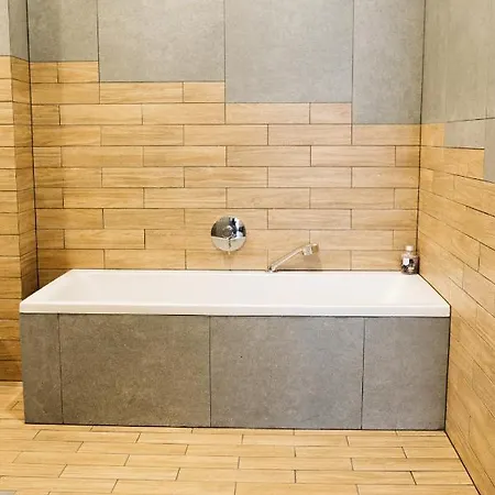 Ratuszova Stary Rynek Old Market Premium & Restaurant Ad 1954 פוזנן