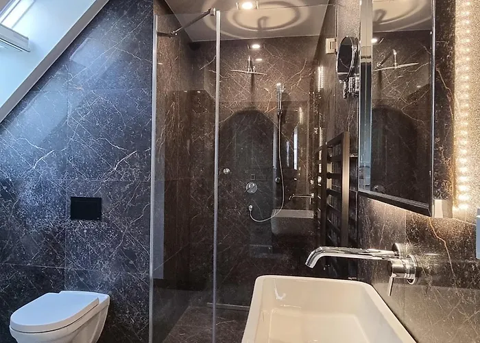 Ratuszova & Restaurant - Stary Rynek Old Market Poznań